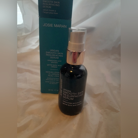 New Josie Maran Smooth Skin Resurfacing Serum Super Size Bottle 1.7oz NIB - Picture 2 of 10